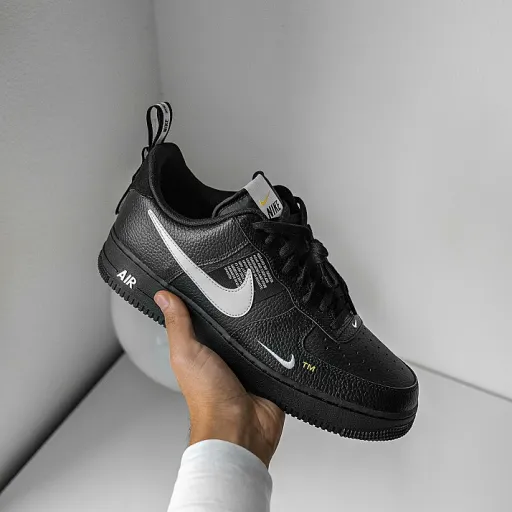 Cirage doré pour homme : l’art de sublimer des chaussures en cuir