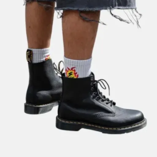 Test Dr. Martens 1460 8 Eye Boot Black Ambassador : les Docs classiques, en cuir plus souple (mais toujours costaudes)