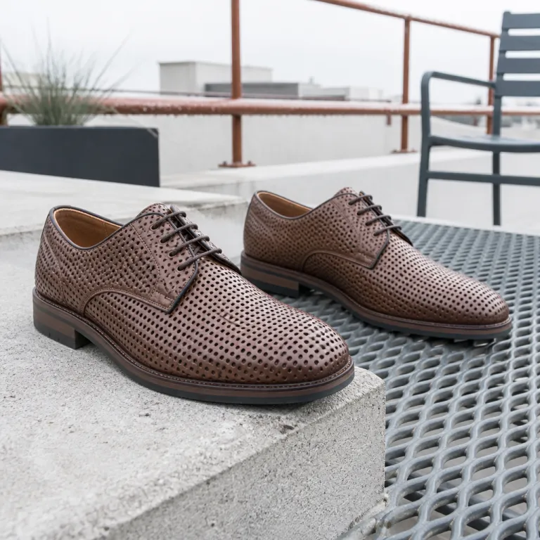 Derbies perforées : la chaussure de ville qui respire pour l'été
