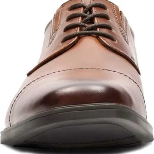 Test Clarks Tilden Cap Oxford : la chaussure de bureau qui fait le job sans prise de tête